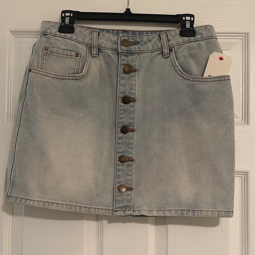 Billabong Light Blue Denim Skirt new with tags